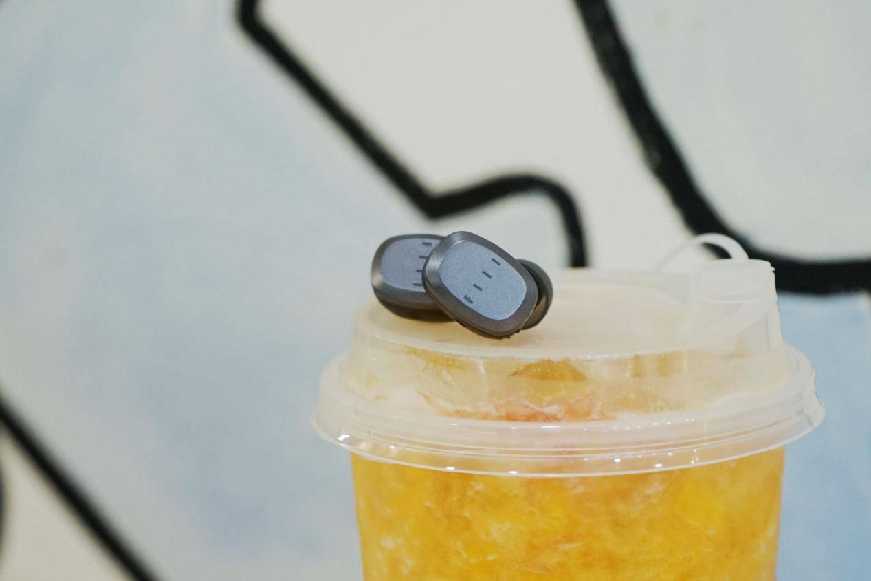 Lite|打工人不哭！买FIIL这款真无线耳机感觉花得很值！