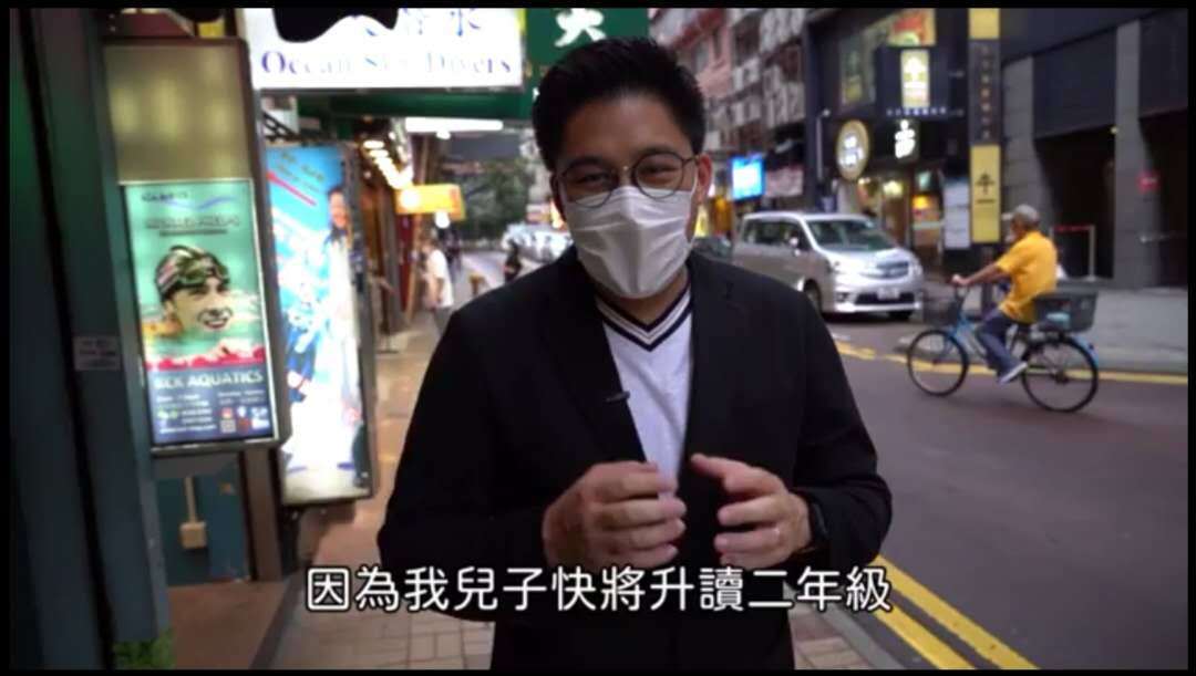 霍启刚带郭晶晶给儿子买文具 分享撩妹神技:就这样追到郭晶晶