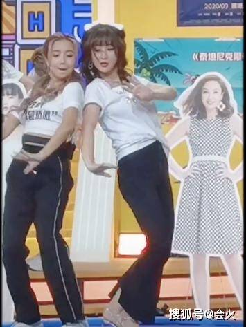 身材|40岁柳岩竟然当街换衣？身材太好不敢看！大胆承认整容打针不避讳