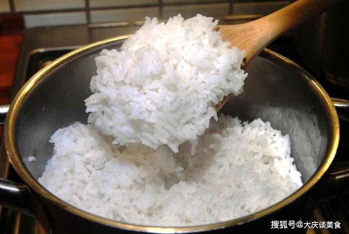 死人口含米饭_米饭卡通图片