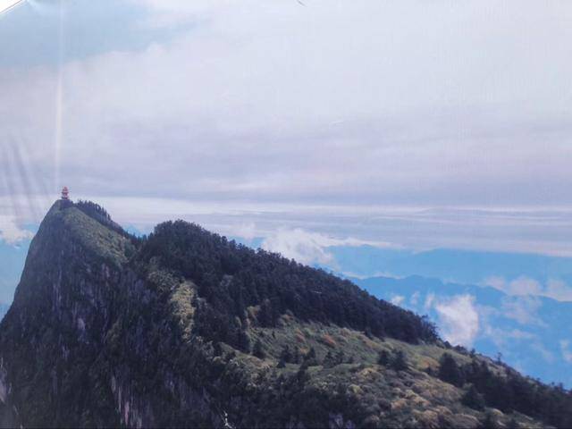 2020峨眉山市gdp_近十年中国gdp数据图(2)