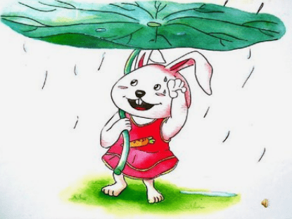 忽然,下起雨来了,小白兔急忙摘了一片大荷叶当作伞,这下可淋不到雨啦