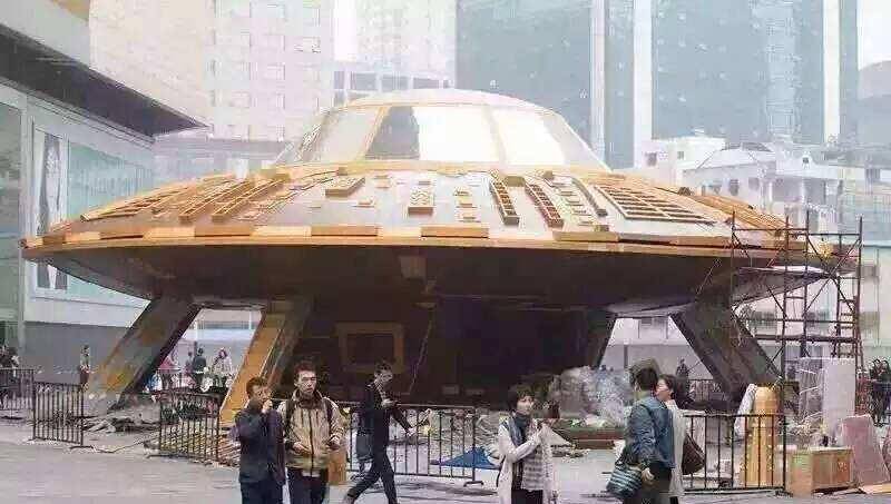 中国最火的ufo事件:上海近距离拍摄到ufo和外星人,封存近20年!