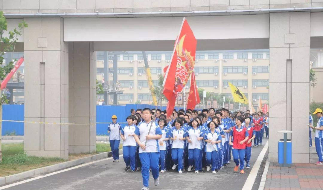 衡水中學(xué)復(fù)讀_2018衡水中學(xué)復(fù)讀報(bào)名_衡水中學(xué)外省復(fù)讀