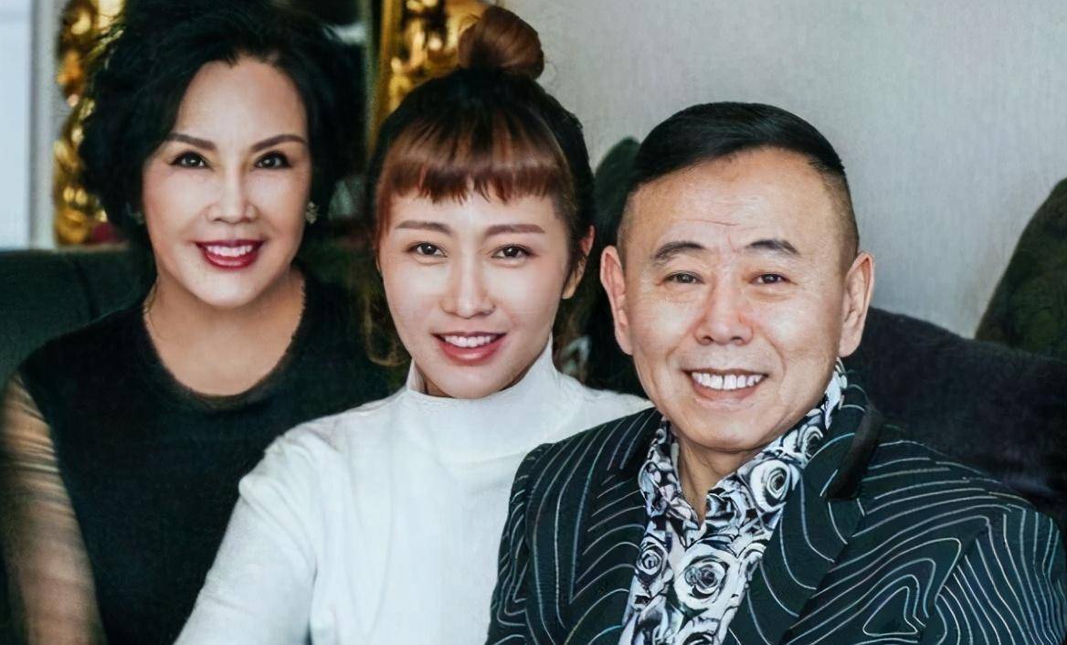 潘长江的老婆是谁啊 657213e3fd7f40a288febed6f5e20e05.jpeg