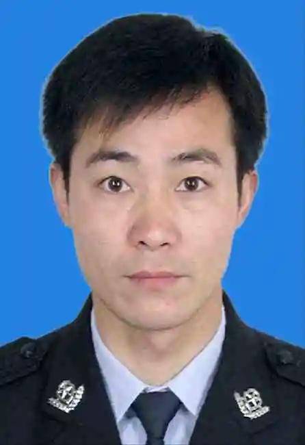 蒙城县公安局经侦一中队中队长王立峰:赤胆书岁月,丹心映春秋