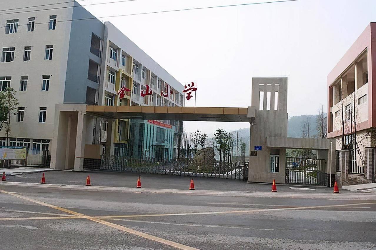 星光学校(礼嘉校区):龙湖悠山小筑,悠山香庭,悠山庭院,悠山时光,悠山
