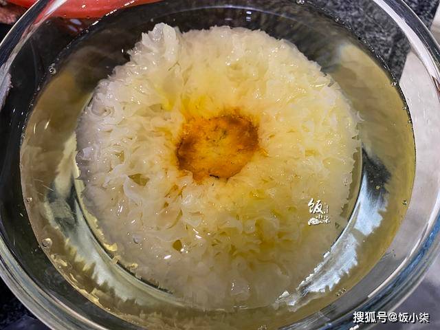 银耳为什么要熬出胶质 e81f8341821b423f9f94823c33c2a16d.jpeg