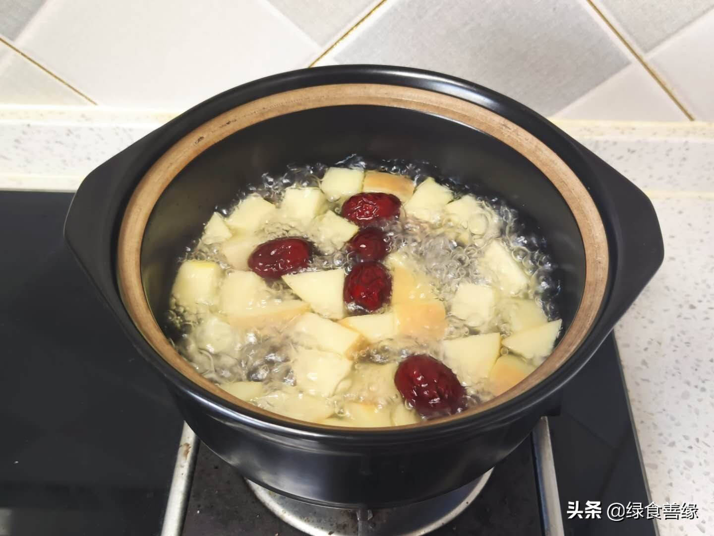 苹果加什么煲茶 62b7cd6884604f6480ebf9876e666e76.jpeg