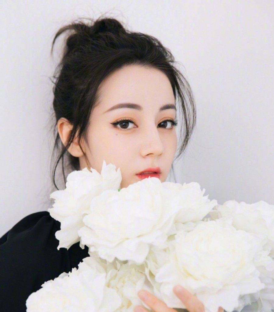 发型|丸子头不会过时，2020秋冬继续流行，高圆圆都爱上了，扎对才高级