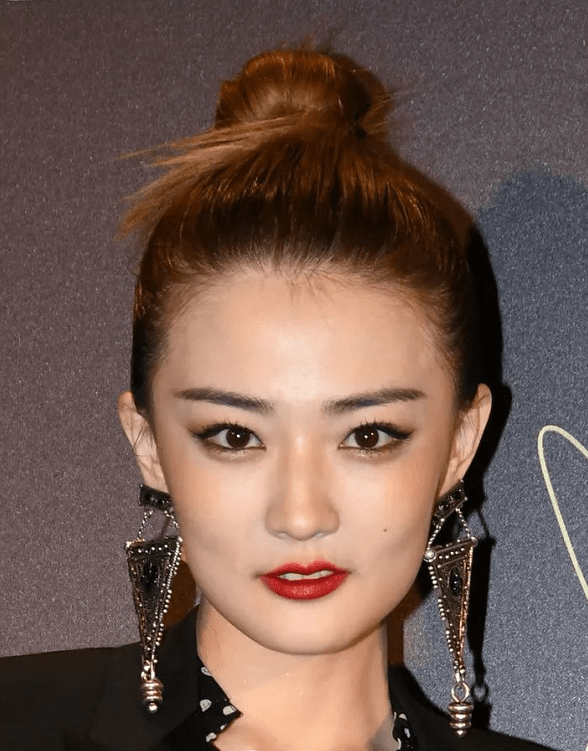 发型|丸子头不会过时，2020秋冬继续流行，高圆圆都爱上了，扎对才高级