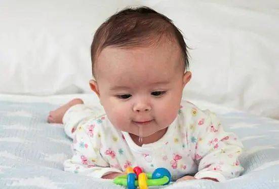 孩子|是生病了吗?孩子一直流口水