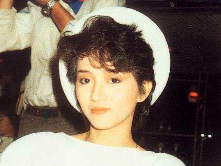 “世纪渣男”玩弄中日三大天后感情 间接致其母死亡!而今婚内出轨?!