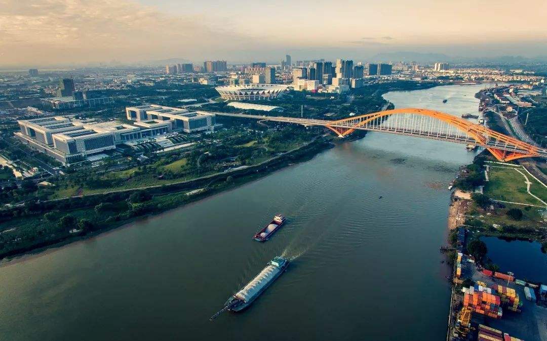 中国gdp最多的市_中国gdp增长图(2)