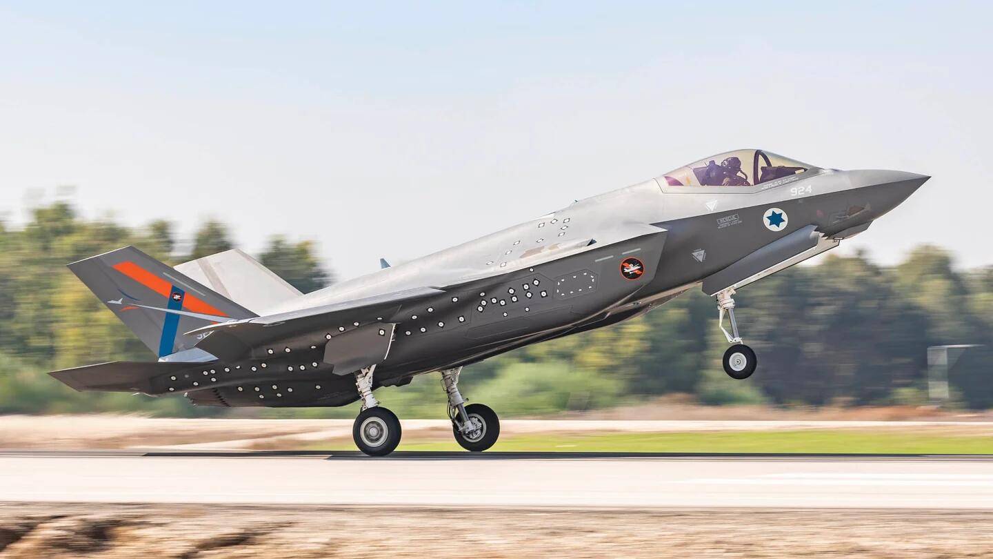 以色列空军获得独特f35测试机浑身布满神秘标记