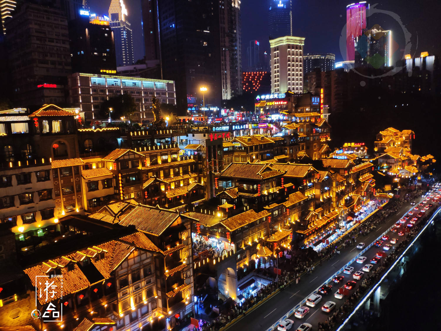 原创重庆网红景点洪崖洞建在悬崖上的11层迷宫每层楼有些什么