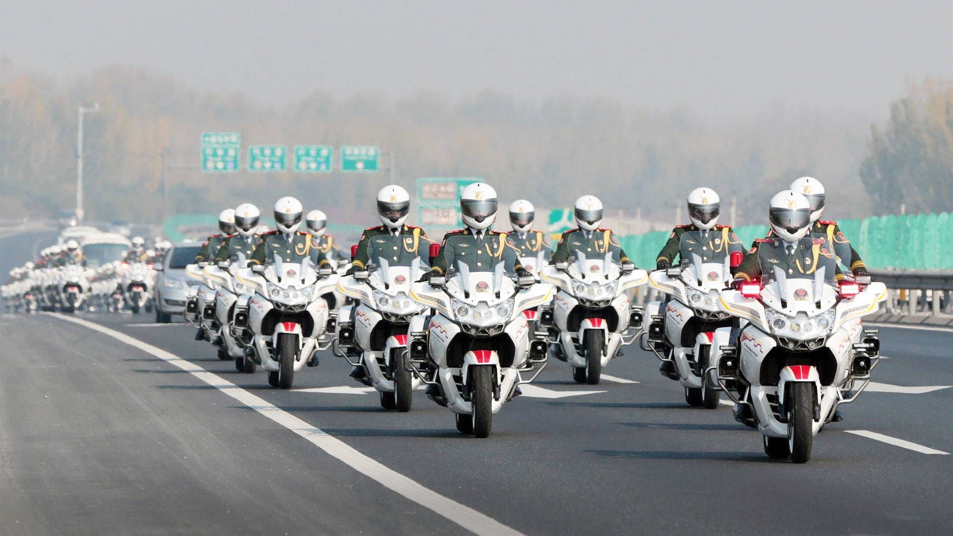 印度摩托车表演队"火了,为何被当乐子看?正确打开方式看中国