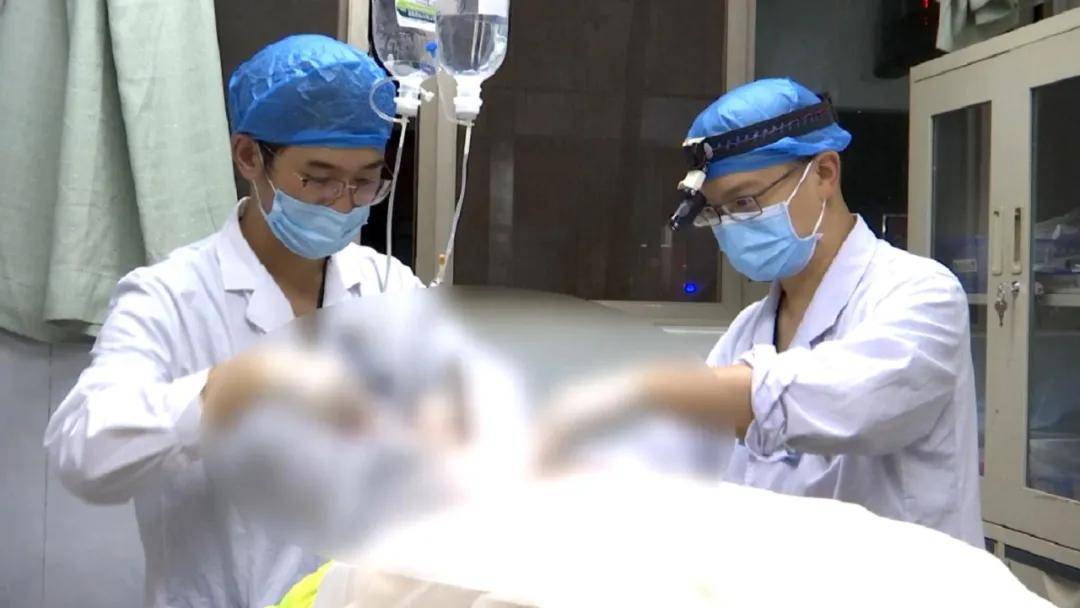 神经外科医生排名_神经外科女医生图片