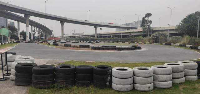 线下体验会:一加8T不将就的万圣节速跑体验