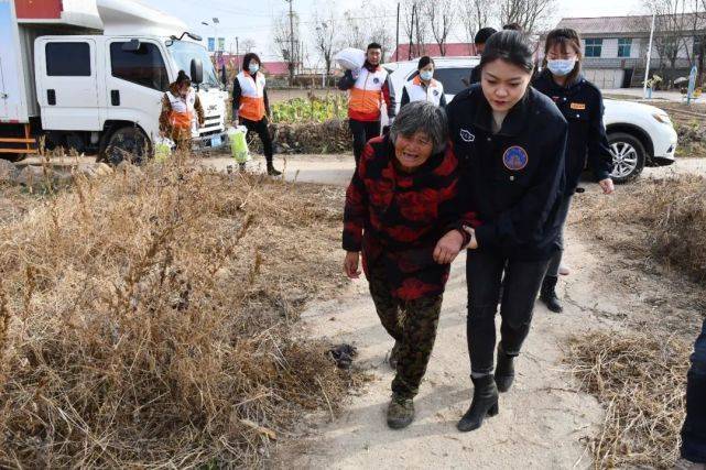 “傻”母亲拉扯智障儿子|清水慈善帮扶困难家庭