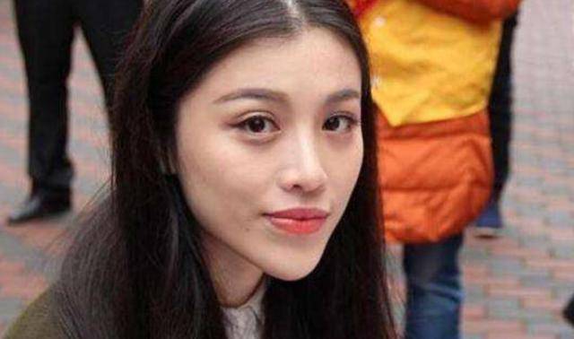 刘翔|刘翔前妻葛天晒照，29岁皮肤白皙状态佳，减重后穿衣风格变时尚