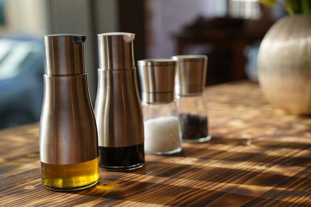 山西|镇江拿下中国醋都？百家醋企不如一个恒顺，山西醋坛子要打翻了？