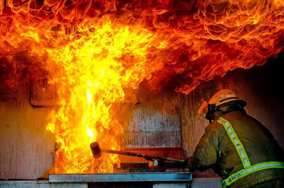 厨房里的火灾隐患有哪些?如何预防?