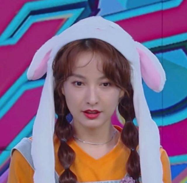 切换|吴昕御姐路线切换失败，皮肤松弛瘦成火柴人，情路坎坷状态难回春