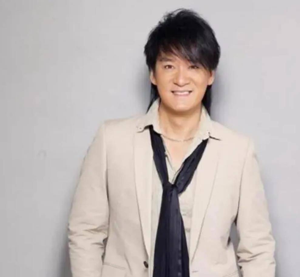 原创有种神颜叫周华健的混血儿子被爸爸藏30年原来是我们熟悉的男演员