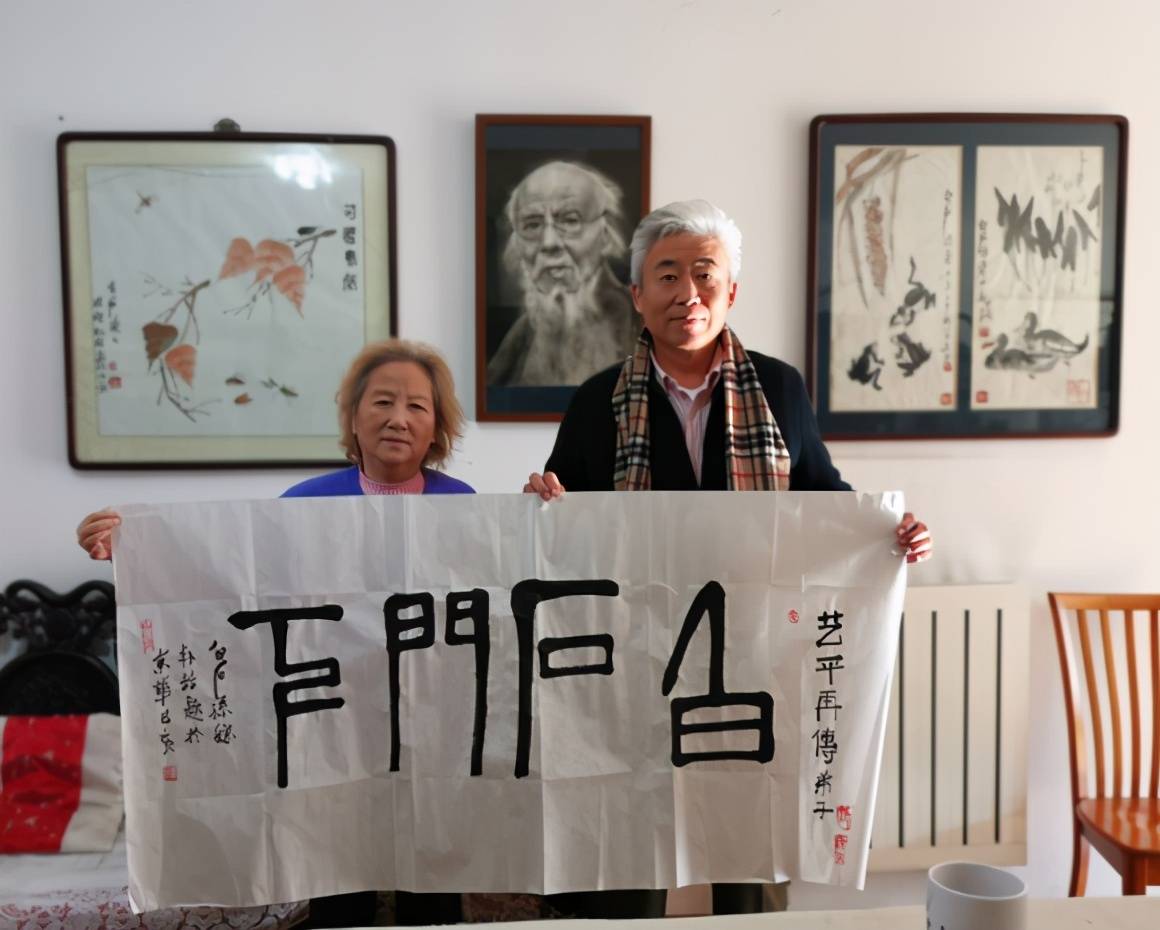 酷爱白石虾的画家——张艺平_朴喆