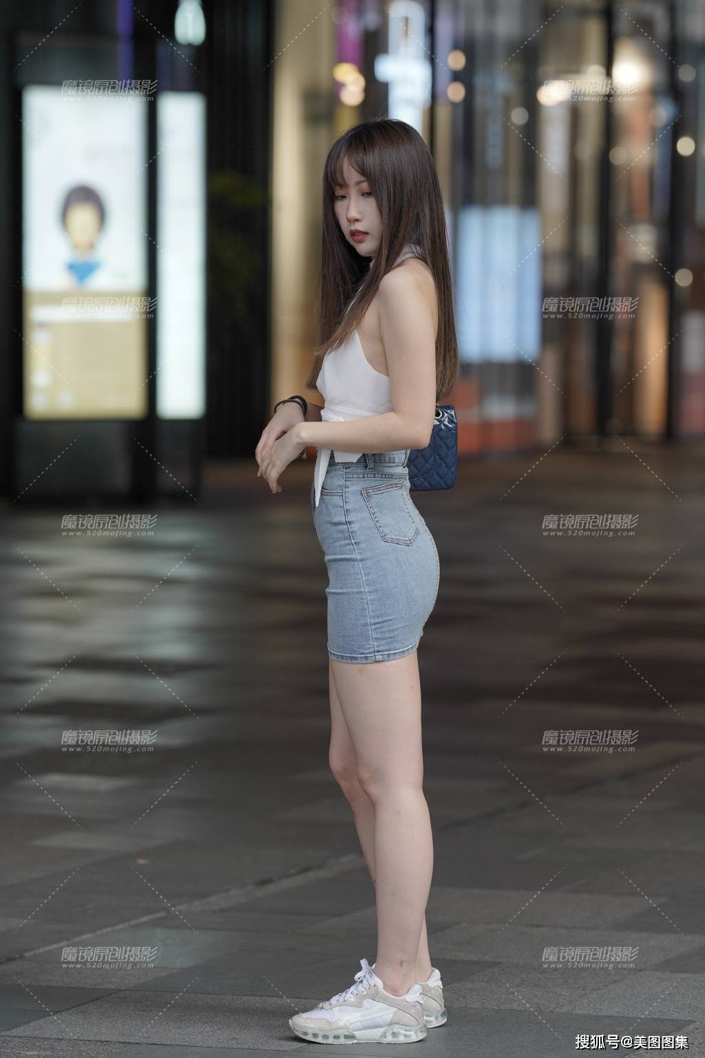 挂脖包臀裙怎么搭_挂脖旗袍包臀裙美女(2)