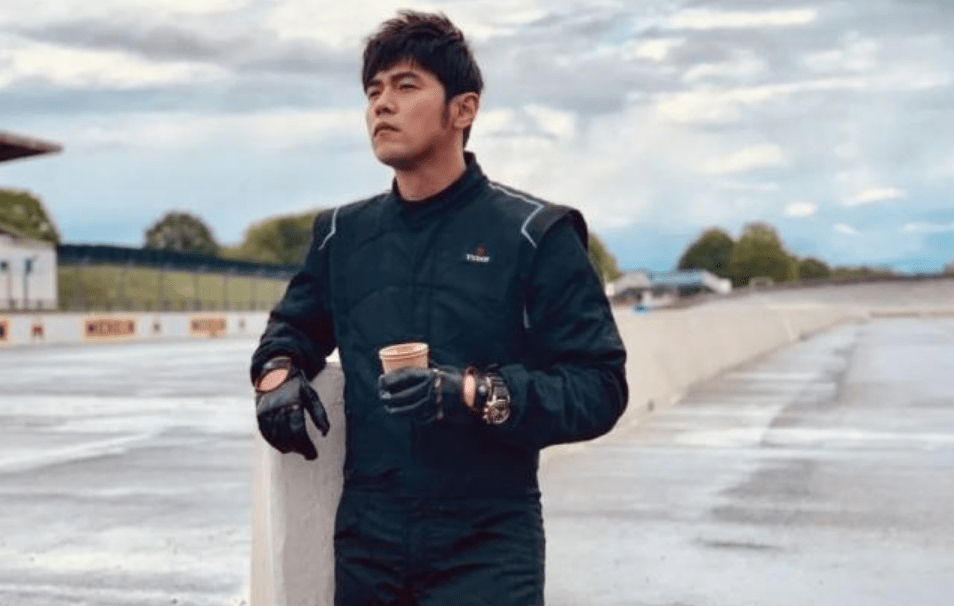 2020年男明星八月男_2020最新一期明星权力榜公开,肖战登顶华语男演员