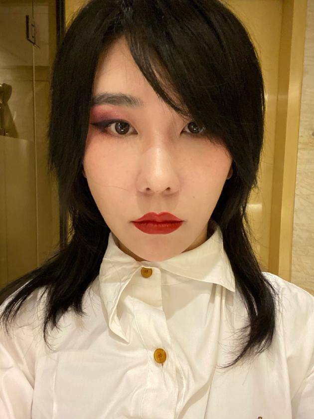 鼓手安雨否认与"新裤子"贝斯赵梦恋情:只是朋友