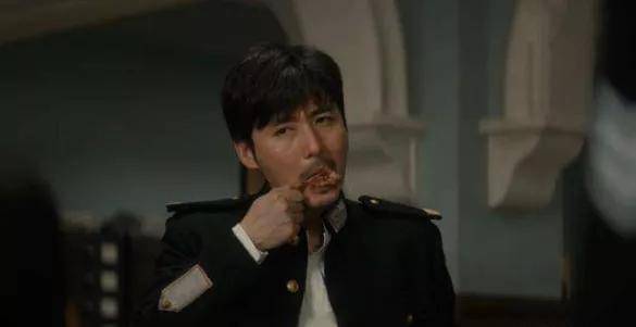 《隐秘而伟大》口碑爆棚，最火的不是李易峰，