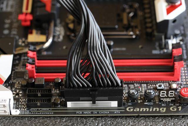 英特尔ATX12VO实物图分析,台式电脑电源的未来