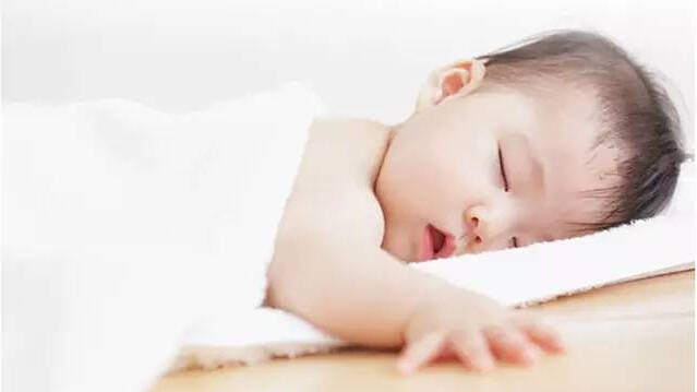 宝宝|可能会影响发育,趁早把孩子叫醒睡梦中宝宝有这3种“状况”