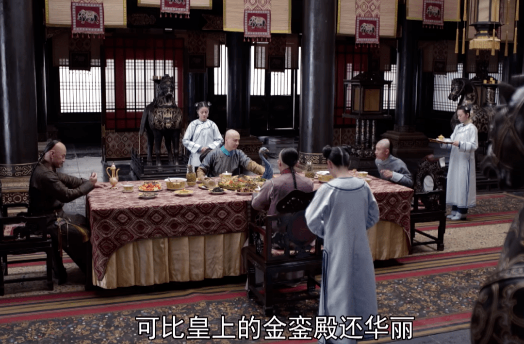 韦小宝|?新《鹿鼎记》被误会了！皇帝廉价龙袍有深意，与吴三桂造反呼应