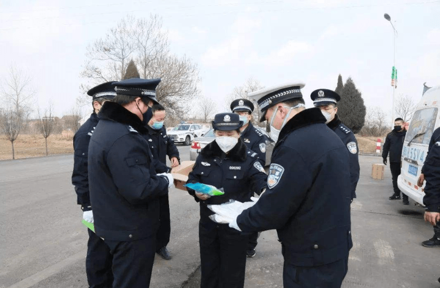 协警招聘条件_5800 元参加协警培训最后变保安 街头海报招聘别轻信(4)