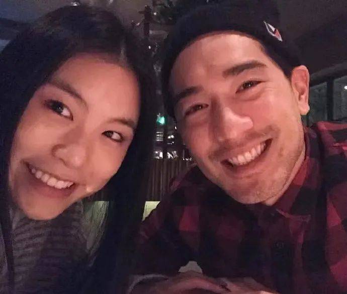 高以翔去世一周年，女友晒蓝玫瑰悼念，《王沥