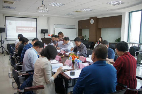 复合防火玻璃制造技术与产业示范线顺利通过专