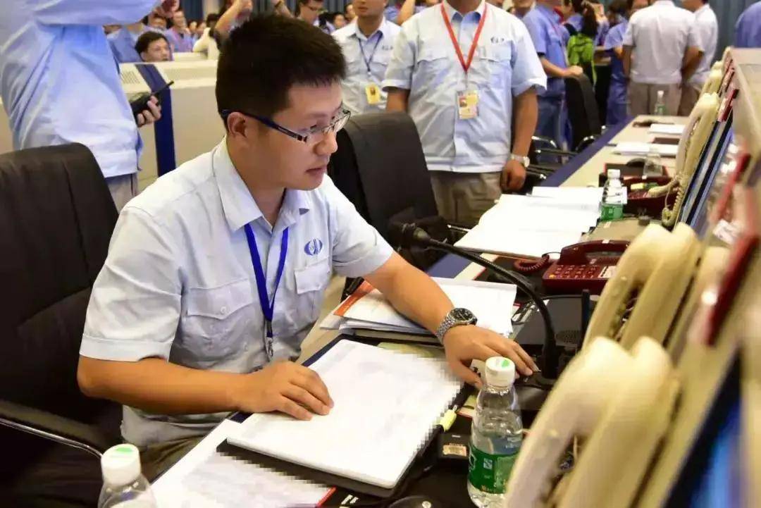 "嫦娥"奔月,荣担"01"号指挥员的是这位安徽人!_胡旭东