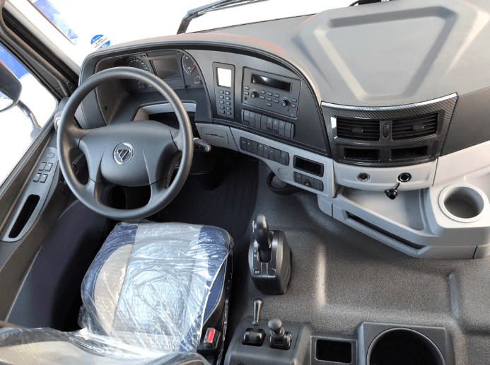 新款欧曼gtl重卡的内饰另外,欧曼gtl的驾驶室参照了轿车驾乘体验设计