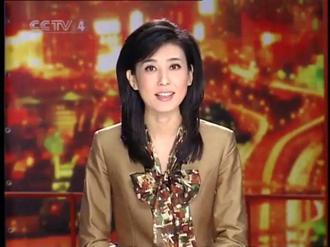 李红的颜值进化史,从土气到洋气,或许你差的只是蓬松的头发
