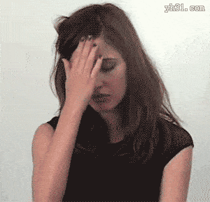 搞笑gif段子在录音室里的可爱小姐姐