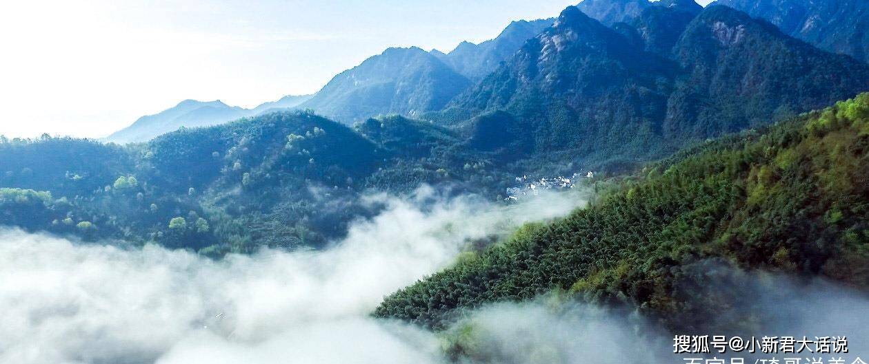 盛产绿茶的泾县东南部,黄山山脉的余峰地带,拥有一片原始森林,重岩