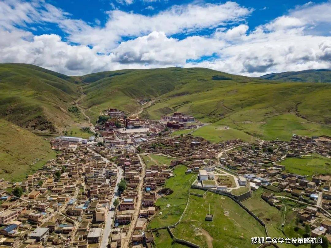 理塘丁真带动四川理塘gdp_理塘丁真(2)