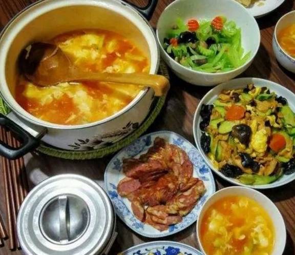 不吃晚饭能减肥吗?提醒:体重与脂肪并不完全相等!晚饭