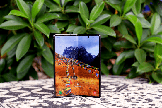 深度体验三星galaxy z fold2 5g,智能手机的未来是否会是折叠屏?