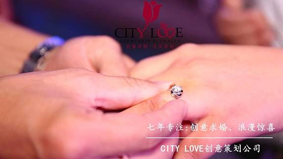 求婚戒指买一对还是单个 1916a013bf34474387524548ab168a7e.jpeg