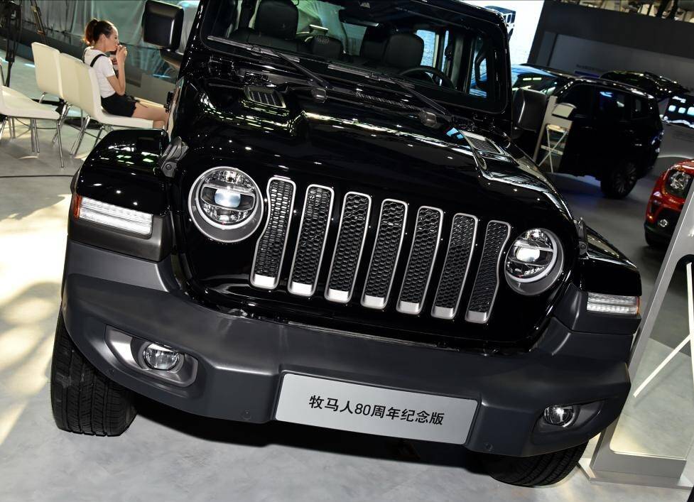 2021款jeep牧马人,新增5种外观,售42.99万,新造型真霸气!
